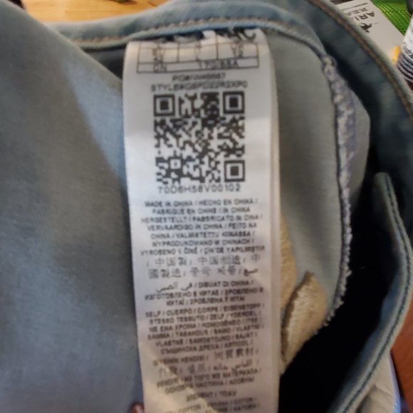 Guess Women's Blue Denim Mini Skirt Embroidered Floral Applique Button Up Size L - Picture 11 of 13